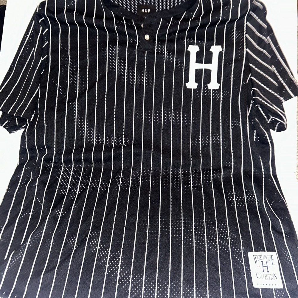 Huf Worldwide Collection Black And White Stripe Baseball Jersey Men's XXL
